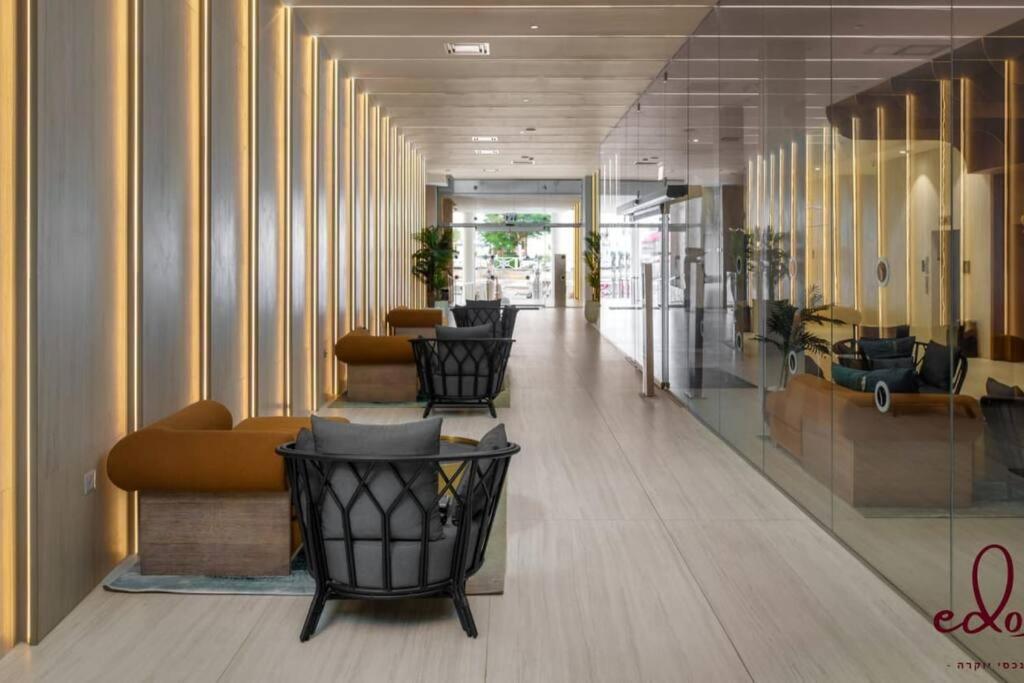 Luxury Living 100 Meter From The - By Edom Appartement
